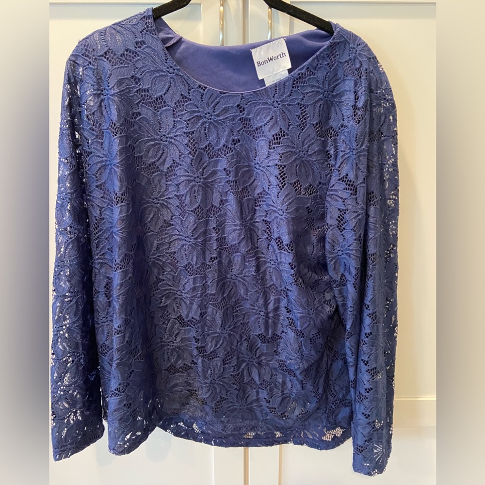 New w/o tags Bon Worth gorgeous lightweight blouse fits like med/lg